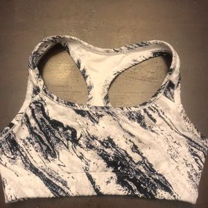 GapFit medium impact sports bra